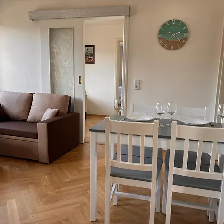 Freital-city Apartment *